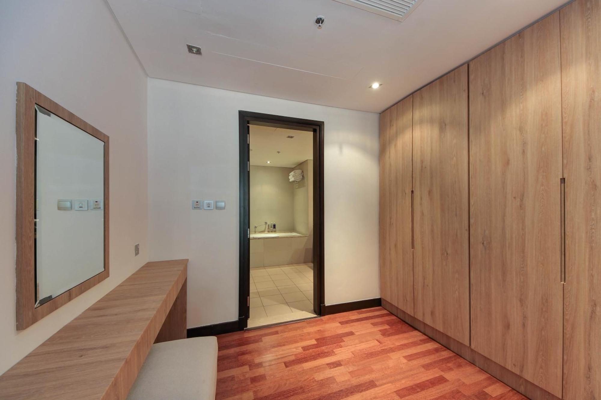 Luxe Getaways Royal Amwaj Palm Jumeirah Resort Apartment Holiday Home Dubai Exteriör bild
